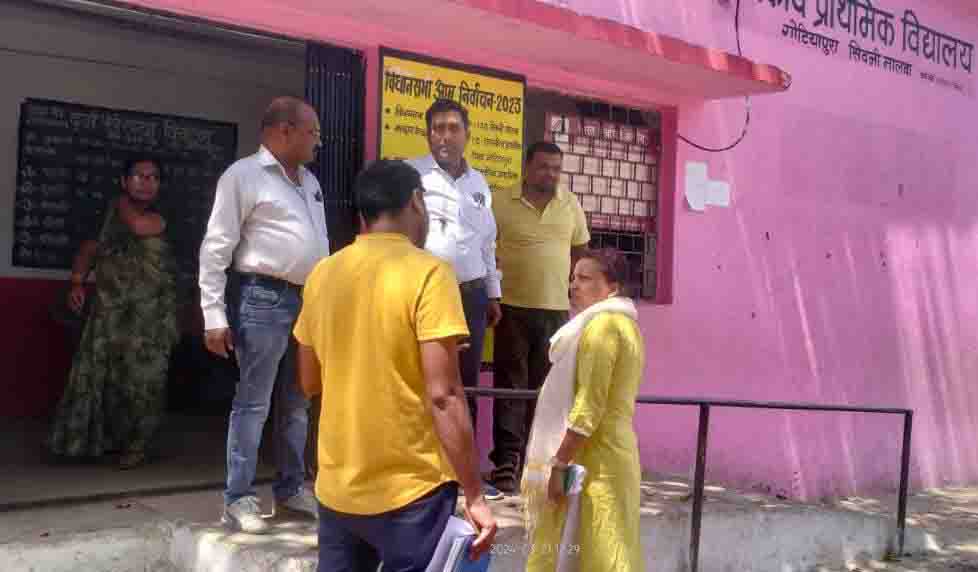 सीएमओ ने किया मतदान केन्द्रों का निरिक्षण, व्यवस्थाओं को दुरुस्त करने के दिए निर्देश