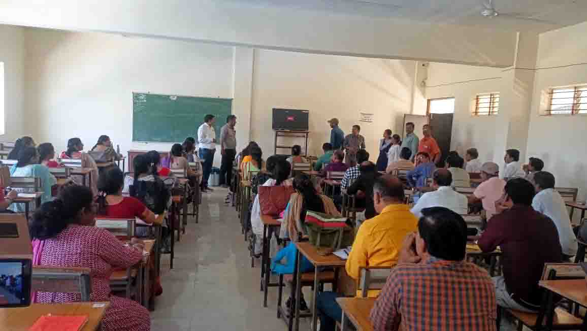 मतदान कर्मियों का तीन दिवसीय प्रशिक्षण प्रारंभ, पहले दिन लिया 300 मतदान कर्मियों ने प्रशिक्षण