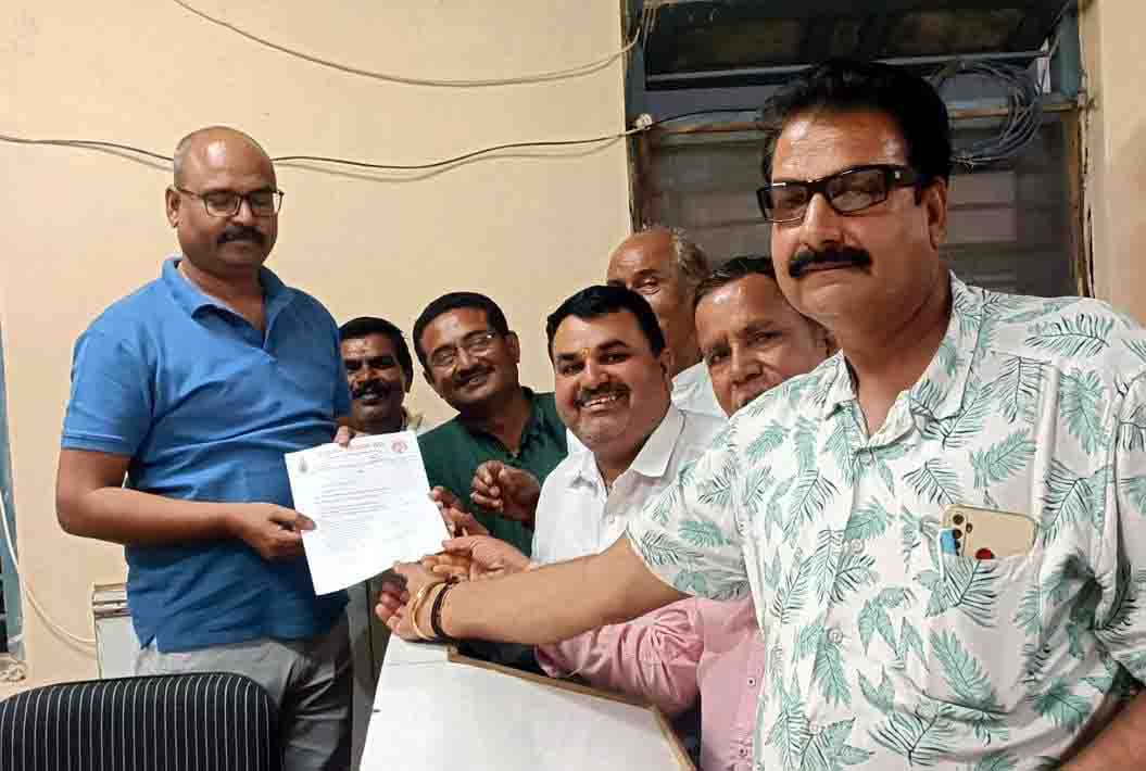 भारतीय किसान संघ की मासिक बैठक संपन्न: बैठक के बाद किसानो की समस्याओं को लेकर सौंपा ज्ञापन