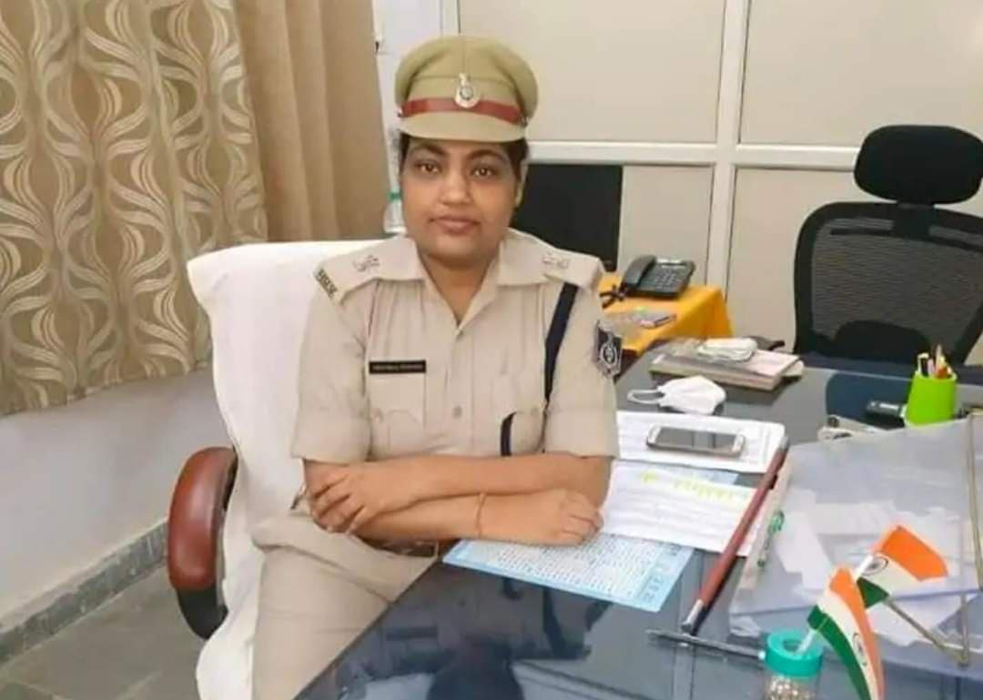 निवाड़ी की AIG प्रतिभा त्रिपाठी का निधन:इंदौर से इलाज कराकर लौट रही थी, रास्ते में आया हार्ट-अटैक