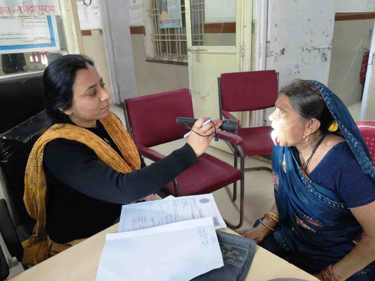 जनजातीय गौरव दिवस पर जिलेभर में स्वास्थ्य जांच शिविर आयोजित