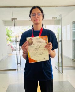 छात्रा न्याशा बिशन सिंह रघुवंशी 