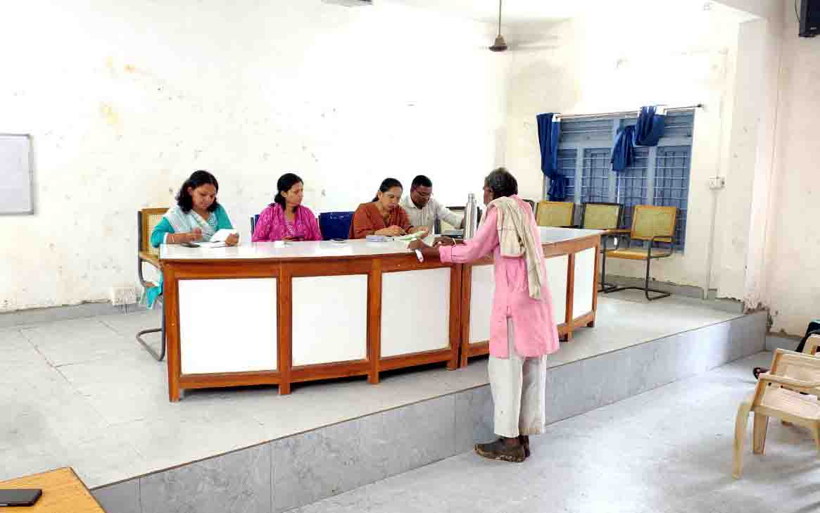 जनसुवाई में आये 14 शिकायती आवेदन, SDM ने अनुपस्थित रहने वाले 2 अधिकारीयों को नोटिस जारी करने के दिए निर्देश