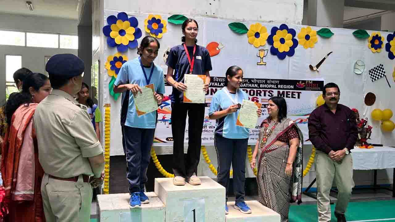 सिवनी मालवा की छात्रा न्याशा रघुवंशी ने रीजनल टेबल टेनिस प्रतियोगिता इंदौर में जीता गोल्ड मेडल